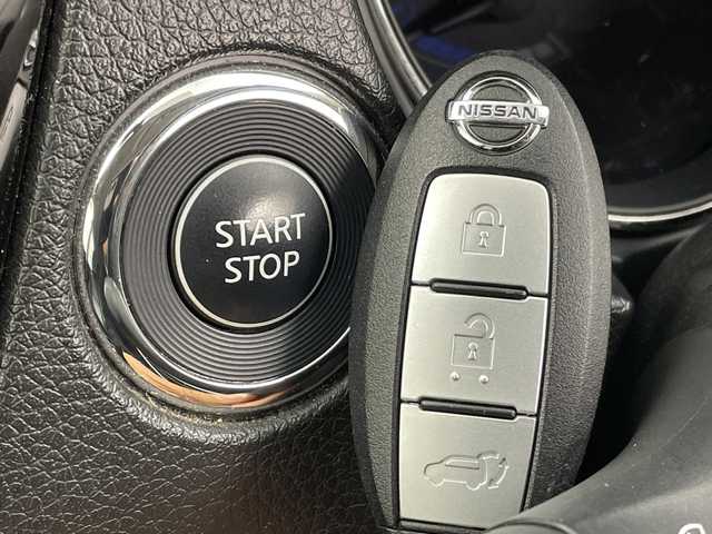 日産 エクストレイル ハイブリッド 20X エマージェンシーブレーキ 新潟県 2015(平27)年 8.4万km ブリリアントシルバー サンルーフ/メーカー純正ナビ/(CD.DVD.SD.フルセグ.Bluetooth)/アラウンドビューモニター/革巻きステアリング/ステアリングリモコン/LEDオートライト/パワーバックドア/コーナーセンサー/クルーズコントロール/ミラーヒーター/前席シートヒーター/プッシュスタート/スマートキー/純正フロアマット