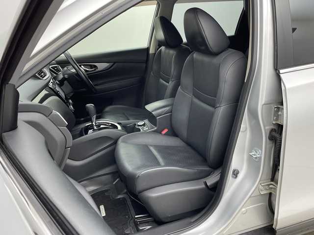 日産 エクストレイル ハイブリッド 20X エマージェンシーブレーキ 新潟県 2015(平27)年 8.4万km ブリリアントシルバー サンルーフ/メーカー純正ナビ/(CD.DVD.SD.フルセグ.Bluetooth)/アラウンドビューモニター/革巻きステアリング/ステアリングリモコン/LEDオートライト/パワーバックドア/コーナーセンサー/クルーズコントロール/ミラーヒーター/前席シートヒーター/プッシュスタート/スマートキー/純正フロアマット