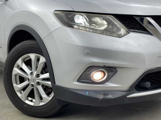 日産 エクストレイル ハイブリッド 20X エマージェンシーブレーキ 新潟県 2015(平27)年 8.4万km ブリリアントシルバー サンルーフ/メーカー純正ナビ/(CD.DVD.SD.フルセグ.Bluetooth)/アラウンドビューモニター/革巻きステアリング/ステアリングリモコン/LEDオートライト/パワーバックドア/コーナーセンサー/クルーズコントロール/ミラーヒーター/前席シートヒーター/プッシュスタート/スマートキー/純正フロアマット