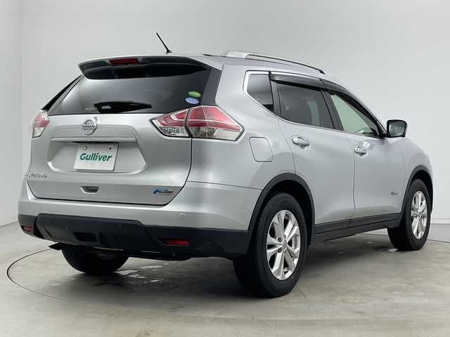 日産 エクストレイル ハイブリッド 20X エマージェンシーブレーキ 新潟県 2015(平27)年 8.4万km ブリリアントシルバー サンルーフ/メーカー純正ナビ/(CD.DVD.SD.フルセグ.Bluetooth)/アラウンドビューモニター/革巻きステアリング/ステアリングリモコン/LEDオートライト/パワーバックドア/コーナーセンサー/クルーズコントロール/ミラーヒーター/前席シートヒーター/プッシュスタート/スマートキー/純正フロアマット