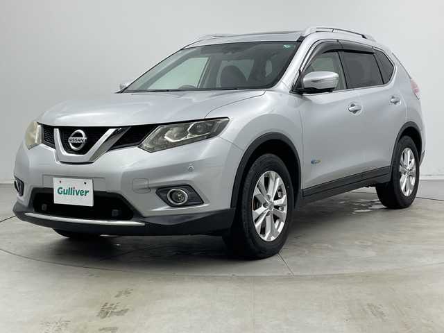 日産 エクストレイル ハイブリッド 20X エマージェンシーブレーキ 新潟県 2015(平27)年 8.4万km ブリリアントシルバー サンルーフ/メーカー純正ナビ/(CD.DVD.SD.フルセグ.Bluetooth)/アラウンドビューモニター/革巻きステアリング/ステアリングリモコン/LEDオートライト/パワーバックドア/コーナーセンサー/クルーズコントロール/ミラーヒーター/前席シートヒーター/プッシュスタート/スマートキー/純正フロアマット