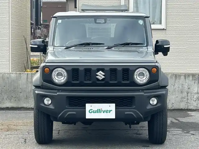 スズキ ジムニー シエラ JC 青森県 2024(令6)年 3万km ミディアムグレー AIS評価点5点/4WD/寒冷地仕様/ワンオーナー/純正メモリナビ/・フルセグTV/Am/FM/CD/DVD/BT/純正15AW/純正フロアマット/シートヒーター前席/コーナーセンサー/フォグランプ/オートライト/クルーズコントロール/アイドリングストップ/衝突軽減システム/ヒルスタートアシスト/車線逸脱警報/横滑り防止機能/盗難防止装置/UVカットガラス/プライバシーガラス/ETC/スペアキー/保証書/取扱説明書/整備記録簿