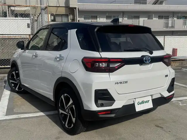 トヨタ ライズ Z 広島県 2025(令7)年 0.1千km ブラックマイカメタリック/シャイニングホワイトパール 走行距離22km（登録時）/新車ワンオーナー/ブラック＆パールホワイト/MOPパノラミックビューパッケージ/・9インチディスプレイオーディオ/・パノラミックビュー（フロント/サイド/バックカメラ）/・フルセグテレビ/・Bluetooth/・AppleCarPlay/・AndroidAuto/・外部入力USB端子/・HDMI端子/・ステアリングスイッチ/・助手席側サイドアンダーミラー無/ビルトインETC/LEDヘッドランプ/LEDシーケンシャルターンランプ/LEDフロントフォグランプ/スマートアシスト/・衝突回避支援ブレーキ機能/・衝突警報機能/・車線逸脱警報機能/・車線逸脱抑制制御機能/・ふらつき警報/・路側逸脱警報/・ブレーキ制御付誤発進抑制機能/・先行車発進お知らせ機能/・アダプティブドライビングビーム/・コーナーセンサー/・標識認識機能（進入禁止/最高速度/一時停止）/・アダプティブクルーズコントロール/・サイドビューランプ/・レーンキープコントロール/MOPブラインドスポットモニター/MOPリアクロストラフィックアラート/スマートキー×2/フロアマット/新車保証書有/取扱説明書有/MOP（メーカーオプション）