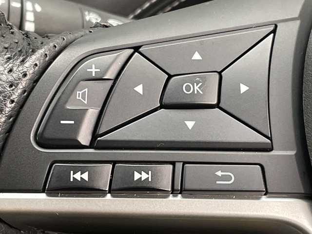 日産 セレナ ハイウェイスター G 千葉県 2017(平29)年 4.8万km ブリリアントホワイトパール 純正9インチナビ/(フルセグTV/BT/CD/DVD/Blu-ray/HDMI)/全周囲カメラ/ドライブレコーダー前後/パーキングアシスト/衝突被害軽減システム/車線逸脱警報/クルーズコントロール/フリップダウンモニター/両側パワースライドドア/ハンズフリーオートスライドドア/横滑り防止装置/ビルトインETC/アイドリングストップ/LEDヘッドライト/フォグランプ/オートライト/ウィンカーミラー/電動格納ミラー/社外18インチAW/シートリフター/柿本マフラー/プッシュスタート/スマートキー/フロアマット/スペアキー/取扱説明書/保証書