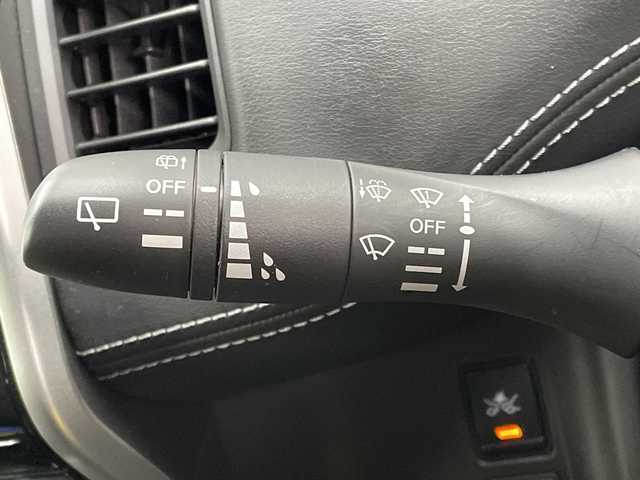 日産 セレナ ハイウェイスター G 千葉県 2017(平29)年 4.8万km ブリリアントホワイトパール 純正9インチナビ/(フルセグTV/BT/CD/DVD/Blu-ray/HDMI)/全周囲カメラ/ドライブレコーダー前後/パーキングアシスト/衝突被害軽減システム/車線逸脱警報/クルーズコントロール/フリップダウンモニター/両側パワースライドドア/ハンズフリーオートスライドドア/横滑り防止装置/ビルトインETC/アイドリングストップ/LEDヘッドライト/フォグランプ/オートライト/ウィンカーミラー/電動格納ミラー/社外18インチAW/シートリフター/柿本マフラー/プッシュスタート/スマートキー/フロアマット/スペアキー/取扱説明書/保証書