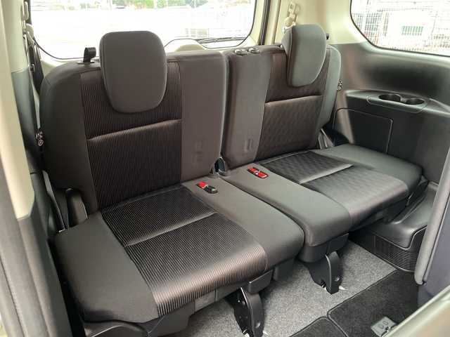 日産 セレナ ハイウェイスター G 千葉県 2017(平29)年 4.8万km ブリリアントホワイトパール 純正9インチナビ/(フルセグTV/BT/CD/DVD/Blu-ray/HDMI)/全周囲カメラ/ドライブレコーダー前後/パーキングアシスト/衝突被害軽減システム/車線逸脱警報/クルーズコントロール/フリップダウンモニター/両側パワースライドドア/ハンズフリーオートスライドドア/横滑り防止装置/ビルトインETC/アイドリングストップ/LEDヘッドライト/フォグランプ/オートライト/ウィンカーミラー/電動格納ミラー/社外18インチAW/シートリフター/柿本マフラー/プッシュスタート/スマートキー/フロアマット/スペアキー/取扱説明書/保証書