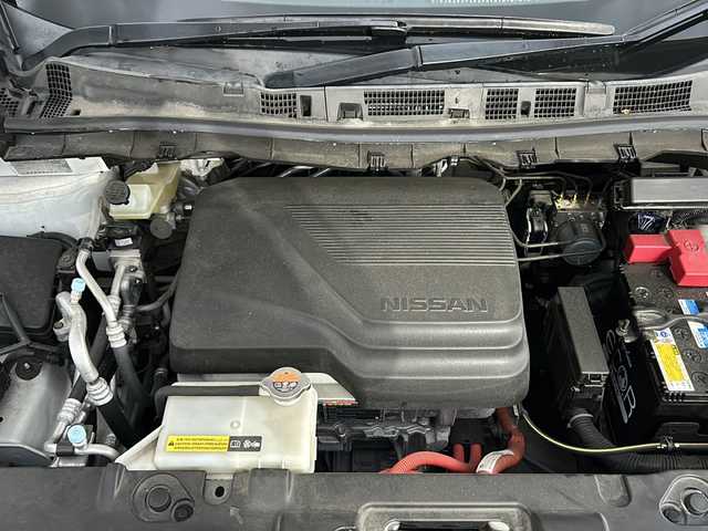 日産 リーフ G 福島県 2019(平31)年 5万km ブリリアントホワイトパール/オーロラフレアブルーパール 2トーン プロパイロット　ＡｐｐｌｅＣａｒｐｌａｙ　ＡｎｄｏｒｏｉｄＡｕｔｏ対応純正ナビ　全周囲Ｃ　オートパーキング　キャンセラー付ＴＶ　ドラレコ　ＥＴＣ　ＴＥＩＮ車庫調　シートヒーター　デジタルインナーミラー　充電ケーブル積込