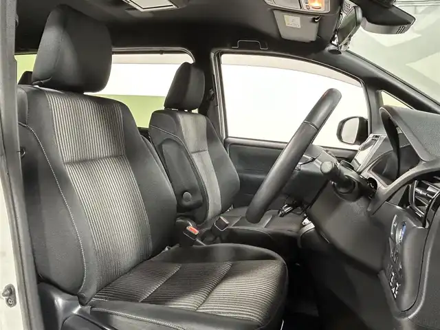 トヨタ ヴォクシー ハイブリッド ZS 煌Ⅱ 大阪府 2020(令2)年 3.9万km ホワイトパールクリスタルシャイン 純正ナビ(フルセグ/DVD再生/Bluetooth) バックカメラ 後席モニター ETC 両側パワースライドドア 衝突軽減 クルコン トヨタセーフティセンス シートヒーター リアオートエアコン