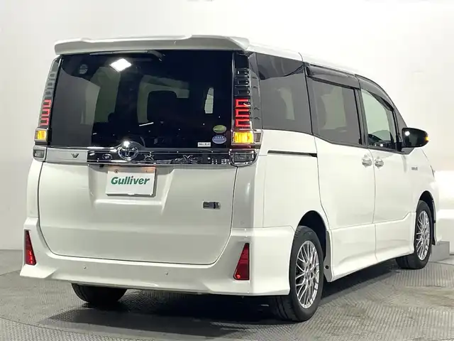 トヨタ ヴォクシー ハイブリッド ZS 煌Ⅱ 大阪府 2020(令2)年 3.9万km ホワイトパールクリスタルシャイン 純正ナビ(フルセグ/DVD再生/Bluetooth) バックカメラ 後席モニター ETC 両側パワースライドドア 衝突軽減 クルコン トヨタセーフティセンス シートヒーター リアオートエアコン