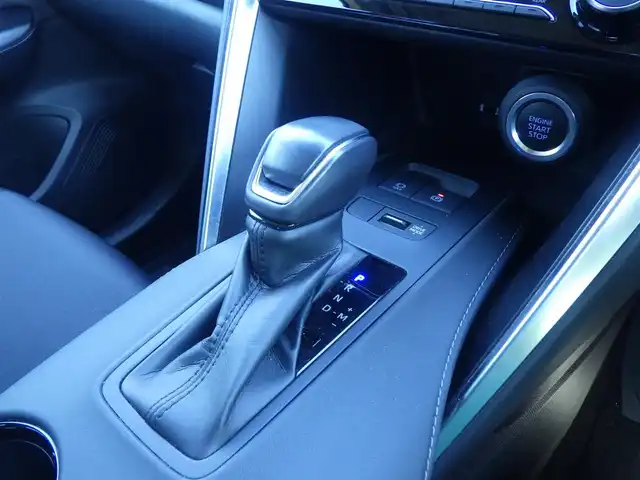 トヨタ ハリアー S 千葉県 2022(令4)年 1.9万km プレシャスブラックパール Toyota Safety Sense/・プリクラッシュセーフティ/・レーンディパーチャーアラート/・オートハイビーム/ディスプレイオーディオ/バックカメラ/革巻きステアリング/ステアリングスイッチ/ETC/LEDヘッドライト/フォグライト/ウインカーミラー/クリアランスソナー/純正17インチアルミホイル/サイド/カーテンエアバッグ/スマートキー