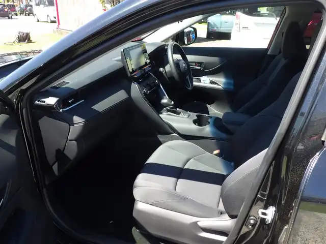 トヨタ ハリアー S 千葉県 2022(令4)年 1.9万km プレシャスブラックパール Toyota Safety Sense/・プリクラッシュセーフティ/・レーンディパーチャーアラート/・オートハイビーム/ディスプレイオーディオ/バックカメラ/革巻きステアリング/ステアリングスイッチ/ETC/LEDヘッドライト/フォグライト/ウインカーミラー/クリアランスソナー/純正17インチアルミホイル/サイド/カーテンエアバッグ/スマートキー