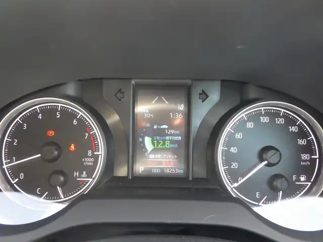 トヨタ ハリアー S 千葉県 2022(令4)年 1.9万km プレシャスブラックパール Toyota Safety Sense/・プリクラッシュセーフティ/・レーンディパーチャーアラート/・オートハイビーム/ディスプレイオーディオ/バックカメラ/革巻きステアリング/ステアリングスイッチ/ETC/LEDヘッドライト/フォグライト/ウインカーミラー/クリアランスソナー/純正17インチアルミホイル/サイド/カーテンエアバッグ/スマートキー