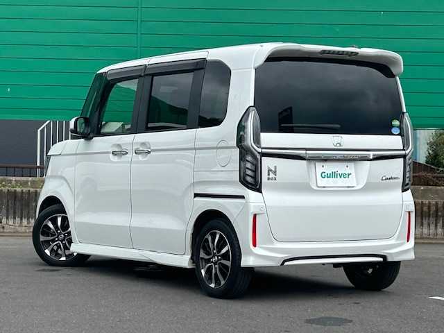 ホンダ Ｎ ＢＯＸ カスタム G L ホンダセンシング 茨城県 2020(令2)年 2万km プラチナホワイトパール 純正8インチメモリナビ（AM/FM/Bluetooth/SD/USB/AppleCarPlay/CD/DVD/TV）/純正ビルトインETC/バックカメラ/スマートキー/クルーズコントロール/前席シートヒーター/片側パワースライドドア/コーナーセンサー/純正フロアマット/純正14インチアルミホイール/レーンキープアシスト/横滑り防止装置/衝突被害軽減システム/カーテンエアバッグ