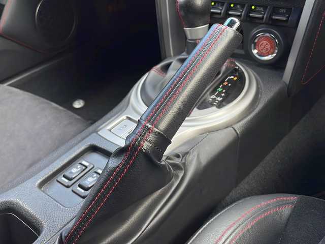 トヨタ ８６ GT リミテッド 長野県 2012(平24)年 8.5万km オレンジメタリック カロッツェリアメモリナビ（AVIC-ZH77）/AM・FM・DVD・CD・SD/Bluetooth Audio/フルセグテレビ/バックカメラ/純正17インチアルミホイール/ハーフレザーシート/シートヒーター/パドルシフト/HIDヘッドライト/オートライト/フォグランプ/プッシュスタート/スマートキー/純正フロアマット/横滑り防止装置/ETC