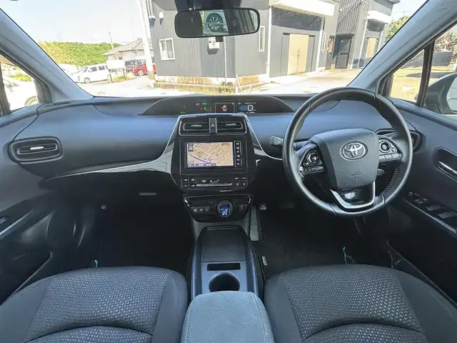 トヨタ プリウス S 長崎県 2019(平31)年 3.5万km ホワイトパールクリスタルシャイン ワンオーナー/純正メモリナビ/（CD/DVD/BT/フルセグ）/バックカメラ/衝突軽減システム/レーンアシスト/レーダークルーズ/ETC/モデリスタ17インチAW/ステアリングスイッチ/オートライト/スマートキー/プッシュスタート