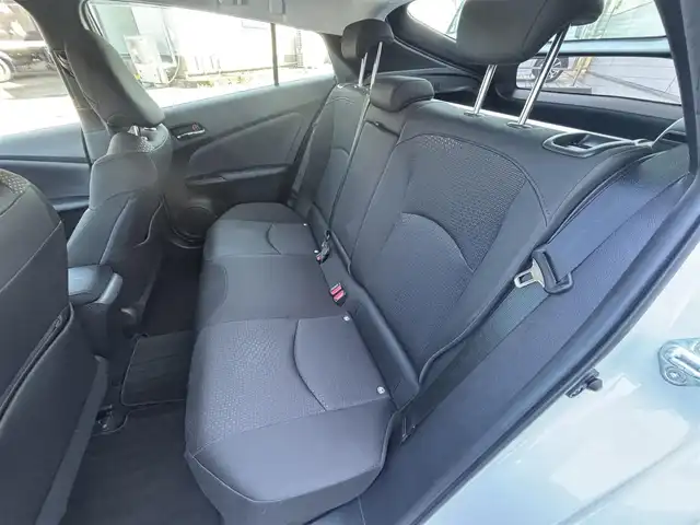 トヨタ プリウス S 長崎県 2019(平31)年 3.5万km ホワイトパールクリスタルシャイン ワンオーナー/純正メモリナビ/（CD/DVD/BT/フルセグ）/バックカメラ/衝突軽減システム/レーンアシスト/レーダークルーズ/ETC/モデリスタ17インチAW/ステアリングスイッチ/オートライト/スマートキー/プッシュスタート