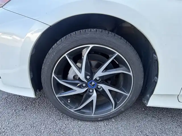 トヨタ プリウス S 長崎県 2019(平31)年 3.5万km ホワイトパールクリスタルシャイン ワンオーナー/純正メモリナビ/（CD/DVD/BT/フルセグ）/バックカメラ/衝突軽減システム/レーンアシスト/レーダークルーズ/ETC/モデリスタ17インチAW/ステアリングスイッチ/オートライト/スマートキー/プッシュスタート