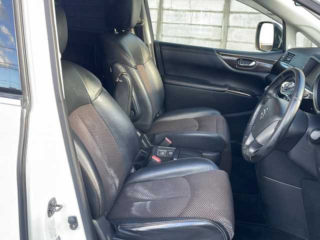 日産 エルグランド 350ハイウェイスター 長野県 2013(平25)年 10.7万km ブリリアントホワイトパール (株)IDOMが運営する【じしゃロン長野店】の自社ローン専用車両になりますこちらは現金またはオートローンご利用時の価格です。自社ローンご希望の方は別途その旨お申付け下さい/純正ナビ/バックカメラ/ステアリングスイッチ/ETC/両側パワースライドドア