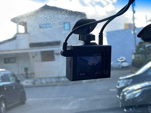 日産 エルグランド 350ハイウェイスター 長野県 2013(平25)年 10.7万km ブリリアントホワイトパール (株)IDOMが運営する【じしゃロン長野店】の自社ローン専用車両になりますこちらは現金またはオートローンご利用時の価格です。自社ローンご希望の方は別途その旨お申付け下さい/純正ナビ/バックカメラ/ステアリングスイッチ/ETC/両側パワースライドドア