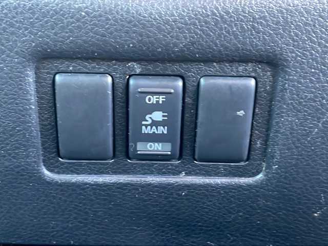 日産 エルグランド 350ハイウェイスター 長野県 2013(平25)年 10.7万km ブリリアントホワイトパール (株)IDOMが運営する【じしゃロン長野店】の自社ローン専用車両になりますこちらは現金またはオートローンご利用時の価格です。自社ローンご希望の方は別途その旨お申付け下さい/純正ナビ/バックカメラ/ステアリングスイッチ/ETC/両側パワースライドドア