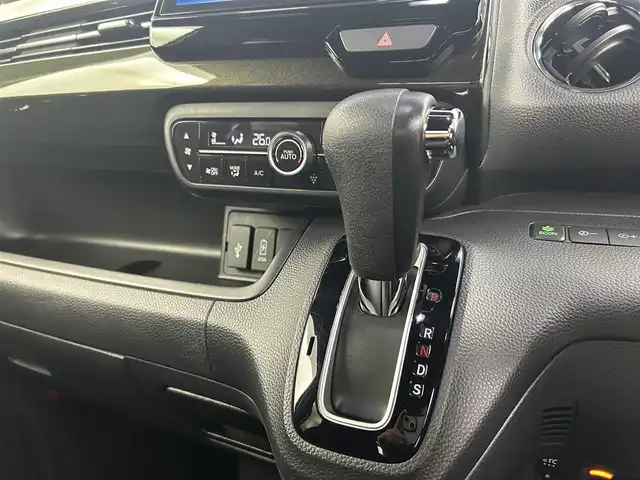 ホンダ Ｎ ＢＯＸ カスタム G L ターボ ホンダセンシング 千葉県 2019(令1)年 4.5万km クリスタルブラックパール 禁煙車/ホンダセンシング/・衝突軽減ブレーキ/・誤発進抑制機能/・歩行者事故低減ステアリング/・路外逸脱抑制機能/・アダプティブクルーズコントロール/・車線維持支援システム/両側パワースライドドア/純正9インチナビ/CD/DVD/Bluetooth/フルセグ/バックカメラ/LEDオートライト/ハーフレザーシート/純正15インチアルミホイール/アイドリングストップ/USBポート/プッシュスタート/スマートキー