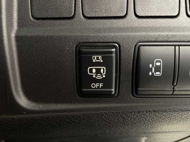 日産 セレナ ハイウェイスター V 群馬県 2020(令2)年 7.7万km ダイヤモンドブラック 純正１１型後部席モニター　純正１０型ナビ　全周囲カメラ　アダプティブクルーズコントロール　ブラインドスポットモニター　両側電動スライドドア　デジタルインナーミラー　電動パーキング　ＥＴＣ　禁煙車