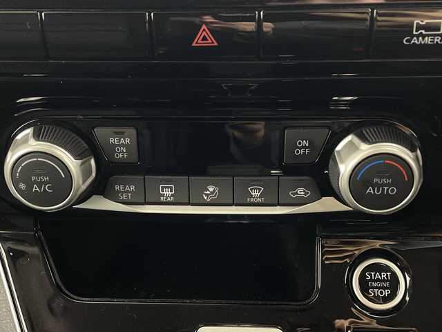 日産 セレナ ハイウェイスター V 群馬県 2020(令2)年 7.7万km ダイヤモンドブラック 純正１１型後部席モニター　純正１０型ナビ　全周囲カメラ　アダプティブクルーズコントロール　ブラインドスポットモニター　両側電動スライドドア　デジタルインナーミラー　電動パーキング　ＥＴＣ　禁煙車