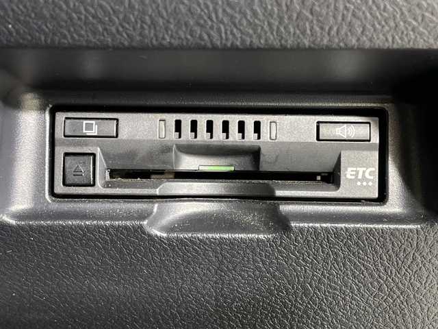 トヨタ ヴィッツ ハイブリッド U 神奈川県 2017(平29)年 2.6万km ホワイトパールクリスタルシャイン 純正ナビ/フルセグTV　Bluetooth　CD　DVD/バックカメラ/クルーズコントロール/セーフティセンスC/シートヒーター/ETC/前方ドライブレコーダー/プッシュスタート/スマートキー　/プリクラッシュセーフティシステム/レーンディパーチャアラート/オートマチックハイビーム