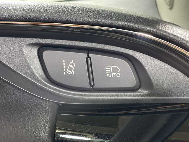 トヨタ ヴィッツ ハイブリッド U 神奈川県 2017(平29)年 2.6万km ホワイトパールクリスタルシャイン 純正ナビ/フルセグTV　Bluetooth　CD　DVD/バックカメラ/クルーズコントロール/セーフティセンスC/シートヒーター/ETC/前方ドライブレコーダー/プッシュスタート/スマートキー　/プリクラッシュセーフティシステム/レーンディパーチャアラート/オートマチックハイビーム