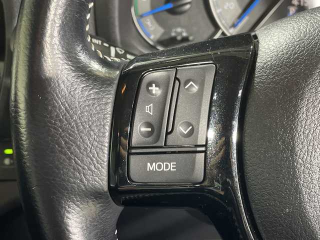 トヨタ ヴィッツ ハイブリッド U 神奈川県 2017(平29)年 2.6万km ホワイトパールクリスタルシャイン 純正ナビ/フルセグTV　Bluetooth　CD　DVD/バックカメラ/クルーズコントロール/セーフティセンスC/シートヒーター/ETC/前方ドライブレコーダー/プッシュスタート/スマートキー　/プリクラッシュセーフティシステム/レーンディパーチャアラート/オートマチックハイビーム