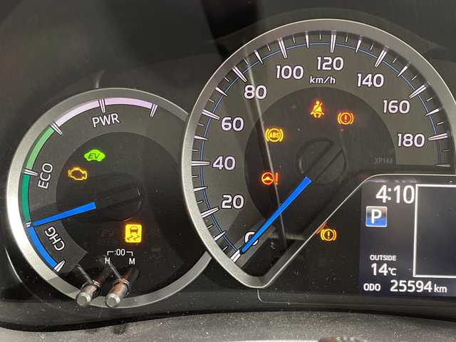 トヨタ ヴィッツ ハイブリッド U 神奈川県 2017(平29)年 2.6万km ホワイトパールクリスタルシャイン 純正ナビ/フルセグTV　Bluetooth　CD　DVD/バックカメラ/クルーズコントロール/セーフティセンスC/シートヒーター/ETC/前方ドライブレコーダー/プッシュスタート/スマートキー　/プリクラッシュセーフティシステム/レーンディパーチャアラート/オートマチックハイビーム