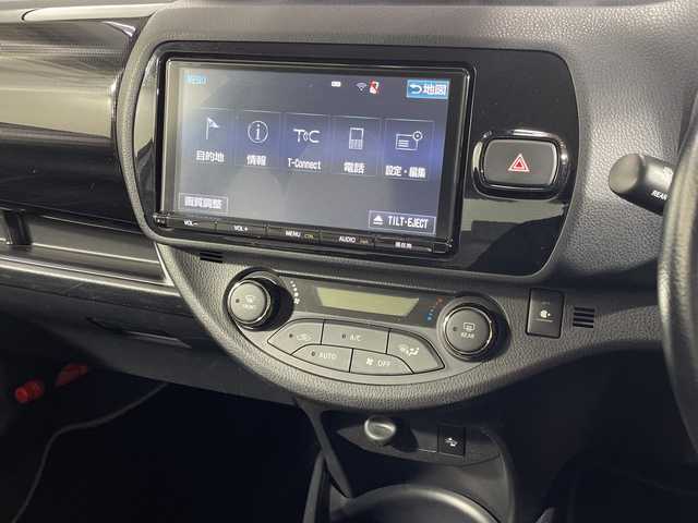 トヨタ ヴィッツ ハイブリッド U 神奈川県 2017(平29)年 2.6万km ホワイトパールクリスタルシャイン 純正ナビ/フルセグTV　Bluetooth　CD　DVD/バックカメラ/クルーズコントロール/セーフティセンスC/シートヒーター/ETC/前方ドライブレコーダー/プッシュスタート/スマートキー　/プリクラッシュセーフティシステム/レーンディパーチャアラート/オートマチックハイビーム