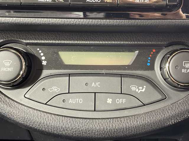 トヨタ ヴィッツ ハイブリッド U 神奈川県 2017(平29)年 2.6万km ホワイトパールクリスタルシャイン 純正ナビ/フルセグTV　Bluetooth　CD　DVD/バックカメラ/クルーズコントロール/セーフティセンスC/シートヒーター/ETC/前方ドライブレコーダー/プッシュスタート/スマートキー　/プリクラッシュセーフティシステム/レーンディパーチャアラート/オートマチックハイビーム