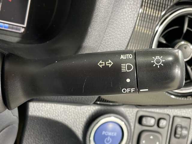 トヨタ ヴィッツ ハイブリッド U 神奈川県 2017(平29)年 2.6万km ホワイトパールクリスタルシャイン 純正ナビ/フルセグTV　Bluetooth　CD　DVD/バックカメラ/クルーズコントロール/セーフティセンスC/シートヒーター/ETC/前方ドライブレコーダー/プッシュスタート/スマートキー　/プリクラッシュセーフティシステム/レーンディパーチャアラート/オートマチックハイビーム