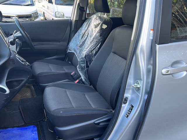 トヨタ シエンタ ファンベースG 京都府 2020(令2)年 1.5万km シルバーM ワンオーナー/純正ナビ　NSCN-W68/・ワンセグTV/BT/CD/AM/FM/・バックカメラ/360度カメラ/ドライブレコーダー/両側パワースライドドア/シートヒーター/ステアリングヒーター/コーナーセンサー/アイドリングストップ/オートライト/オートハイビーム/プッシュスタート/車線逸脱防止/衝突軽減/純正ドアバイザー/保証書/取扱説明書/スマートキースペア×１