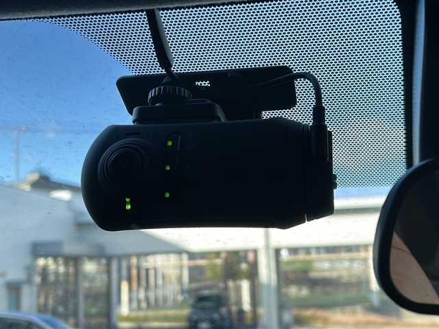 トヨタ シエンタ ファンベースG 京都府 2020(令2)年 1.5万km シルバーM ワンオーナー/純正ナビ　NSCN-W68/・ワンセグTV/BT/CD/AM/FM/・バックカメラ/360度カメラ/ドライブレコーダー/両側パワースライドドア/シートヒーター/ステアリングヒーター/コーナーセンサー/アイドリングストップ/オートライト/オートハイビーム/プッシュスタート/車線逸脱防止/衝突軽減/純正ドアバイザー/保証書/取扱説明書/スマートキースペア×１