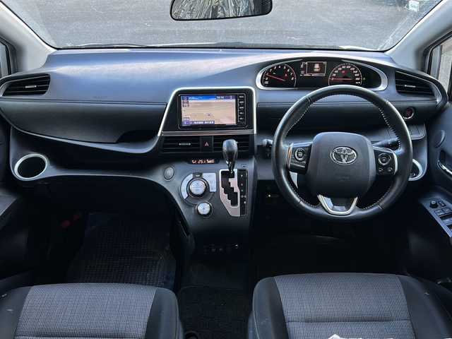 トヨタ シエンタ ファンベースG 京都府 2020(令2)年 1.5万km シルバーM ワンオーナー/純正ナビ　NSCN-W68/・ワンセグTV/BT/CD/AM/FM/・バックカメラ/360度カメラ/ドライブレコーダー/両側パワースライドドア/シートヒーター/ステアリングヒーター/コーナーセンサー/アイドリングストップ/オートライト/オートハイビーム/プッシュスタート/車線逸脱防止/衝突軽減/純正ドアバイザー/保証書/取扱説明書/スマートキースペア×１