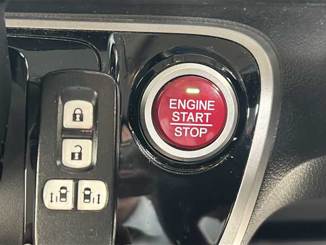 ホンダ Ｎ ＢＯＸ G SSパッケージ 新潟県 2013(平25)年 7.1万km プレミアムホワイトパール ４WD/両側パワースライドドア/前後ドライブレコーダー/純正フロアマット/ABS/横滑り防止装置