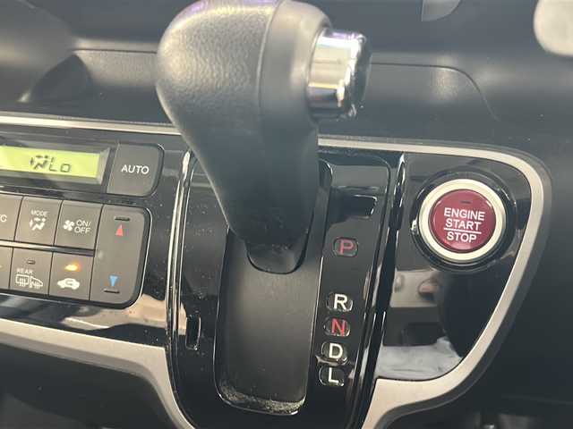 ホンダ Ｎ ＢＯＸ G SSパッケージ 新潟県 2013(平25)年 7.1万km プレミアムホワイトパール ４WD/両側パワースライドドア/前後ドライブレコーダー/純正フロアマット/ABS/横滑り防止装置