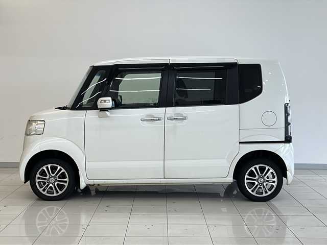 ホンダ Ｎ ＢＯＸ G SSパッケージ 新潟県 2013(平25)年 7.1万km プレミアムホワイトパール ４WD/両側パワースライドドア/前後ドライブレコーダー/純正フロアマット/ABS/横滑り防止装置