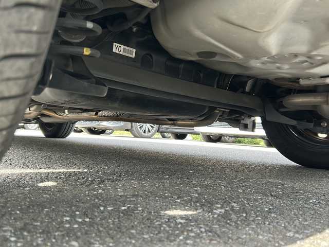 トヨタ アクア S 東京都 2012(平24)年 8.4万km シルバーM 純正SDナビ/【フルセグ・DVD再生可・CD・Bluetooth】/ETC/前席シートヒーター/オートライト/電動格納ミラー/ウィンカーミラー/プッシュスタート/スマートキー/スペアキーあり/純正フロアマット/ドアバイザー/新車保証書/取扱説明書