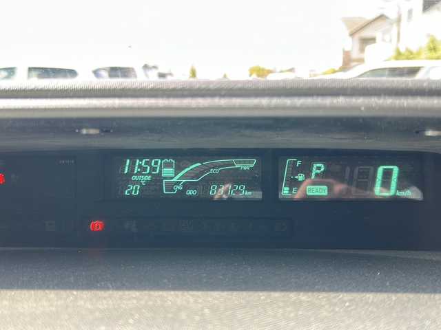 トヨタ アクア S 東京都 2012(平24)年 8.4万km シルバーM 純正SDナビ/【フルセグ・DVD再生可・CD・Bluetooth】/ETC/前席シートヒーター/オートライト/電動格納ミラー/ウィンカーミラー/プッシュスタート/スマートキー/スペアキーあり/純正フロアマット/ドアバイザー/新車保証書/取扱説明書