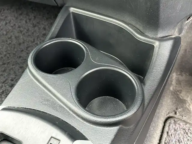 トヨタ アクア S 東京都 2012(平24)年 8.4万km シルバーM 純正SDナビ/【フルセグ・DVD再生可・CD・Bluetooth】/ETC/前席シートヒーター/オートライト/電動格納ミラー/ウィンカーミラー/プッシュスタート/スマートキー/スペアキーあり/純正フロアマット/ドアバイザー/新車保証書/取扱説明書