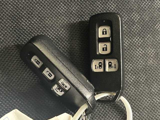 ホンダ Ｎ ＢＯＸ カスタム SSパッケージ 静岡県 2017(平29)年 9.5万km プレミアムホワイトパールⅡ (株)IDOMが運営する【じしゃロン浜松店】の自社ローン対象車両になります。こちらは現金ご利用時の価格です。自社ローンご希望の方は別途その旨お申付け下さい/純正フルセグナビ(VXM-175VFi)/純正14インチアルミホイール/バックカメラ/両側パワースライドドア/シートヒーター/シティブレーキアクティブシステム/ETC/ヘッドランプイルミネーション（青）/フォグランプ/電動ウインカーミラー/オートライト/サイドスポイラー/バックドアスポイラー/スマートキー/プッシュスタート