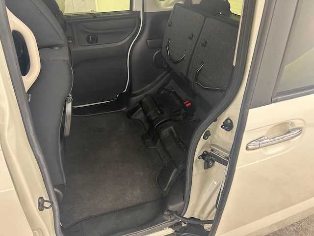 ホンダ Ｎ ＢＯＸ カスタム SSパッケージ 静岡県 2017(平29)年 9.5万km プレミアムホワイトパールⅡ (株)IDOMが運営する【じしゃロン浜松店】の自社ローン対象車両になります。こちらは現金ご利用時の価格です。自社ローンご希望の方は別途その旨お申付け下さい/純正フルセグナビ(VXM-175VFi)/純正14インチアルミホイール/バックカメラ/両側パワースライドドア/シートヒーター/シティブレーキアクティブシステム/ETC/ヘッドランプイルミネーション（青）/フォグランプ/電動ウインカーミラー/オートライト/サイドスポイラー/バックドアスポイラー/スマートキー/プッシュスタート