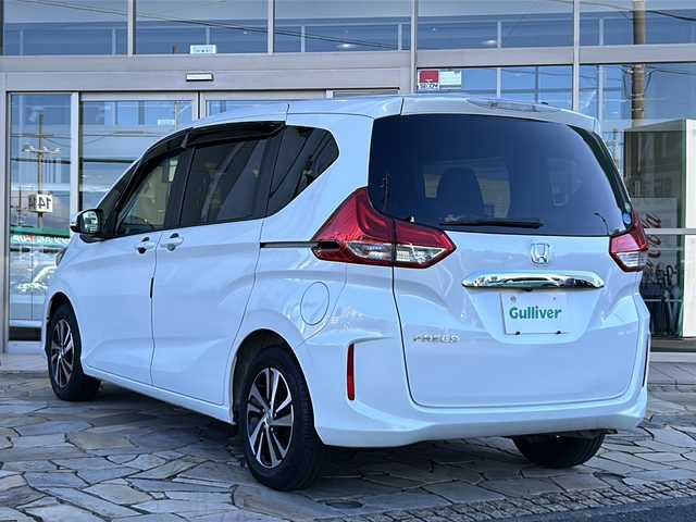 ホンダ フリード G ホンダセンシング 静岡県 2018(平30)年 7.2万km ホワイトオーキッドパール 純正ナビ/・CD/DVD/ipod/SD/USB/AUX/Bluetooth/・フルセグTV/ラジオ/主要装備/・レーダークルーズコントロール　/・ドライブレコーダー　/・バックカメラ　/・両側パワースライドドア　/・ホンダセンシング　/・ＥＴＣ　/・ステアリングリモコン　/・ハーフレザーシート　/・レーンキープアシスト　/・オートライト/・ステアリングリモコン/・ヒーテッドドアミラー/・純正アルミホイール/・純正フロアマット/・ハーフレザーシート/・LEDヘッドライト/・盗難防止装置/・プッシュスタート/・スマートキー