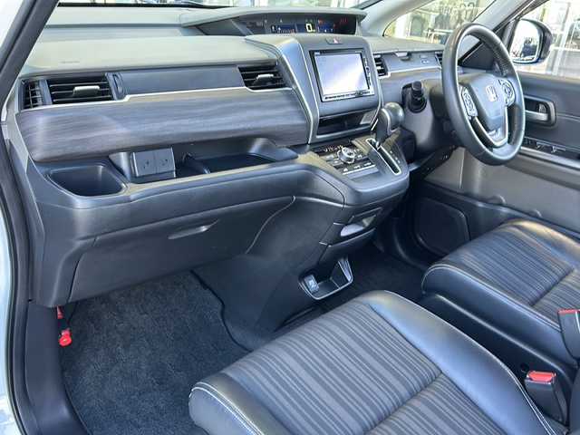 ホンダ フリード G ホンダセンシング 静岡県 2018(平30)年 7.2万km ホワイトオーキッドパール 純正ナビ/・CD/DVD/ipod/SD/USB/AUX/Bluetooth/・フルセグTV/ラジオ/主要装備/・レーダークルーズコントロール　/・ドライブレコーダー　/・バックカメラ　/・両側パワースライドドア　/・ホンダセンシング　/・ＥＴＣ　/・ステアリングリモコン　/・ハーフレザーシート　/・レーンキープアシスト　/・オートライト/・ステアリングリモコン/・ヒーテッドドアミラー/・純正アルミホイール/・純正フロアマット/・ハーフレザーシート/・LEDヘッドライト/・盗難防止装置/・プッシュスタート/・スマートキー