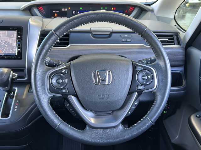 ホンダ フリード G ホンダセンシング 静岡県 2018(平30)年 7.2万km ホワイトオーキッドパール 純正ナビ/・CD/DVD/ipod/SD/USB/AUX/Bluetooth/・フルセグTV/ラジオ/主要装備/・レーダークルーズコントロール　/・ドライブレコーダー　/・バックカメラ　/・両側パワースライドドア　/・ホンダセンシング　/・ＥＴＣ　/・ステアリングリモコン　/・ハーフレザーシート　/・レーンキープアシスト　/・オートライト/・ステアリングリモコン/・ヒーテッドドアミラー/・純正アルミホイール/・純正フロアマット/・ハーフレザーシート/・LEDヘッドライト/・盗難防止装置/・プッシュスタート/・スマートキー