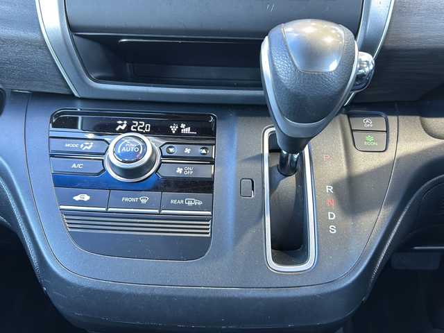 ホンダ フリード G ホンダセンシング 静岡県 2018(平30)年 7.2万km ホワイトオーキッドパール 純正ナビ/・CD/DVD/ipod/SD/USB/AUX/Bluetooth/・フルセグTV/ラジオ/主要装備/・レーダークルーズコントロール　/・ドライブレコーダー　/・バックカメラ　/・両側パワースライドドア　/・ホンダセンシング　/・ＥＴＣ　/・ステアリングリモコン　/・ハーフレザーシート　/・レーンキープアシスト　/・オートライト/・ステアリングリモコン/・ヒーテッドドアミラー/・純正アルミホイール/・純正フロアマット/・ハーフレザーシート/・LEDヘッドライト/・盗難防止装置/・プッシュスタート/・スマートキー