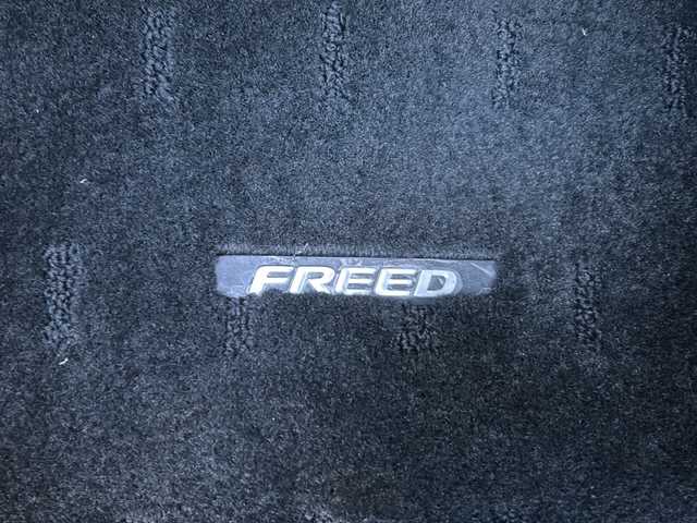 ホンダ フリード G ホンダセンシング 静岡県 2018(平30)年 7.2万km ホワイトオーキッドパール 純正ナビ/・CD/DVD/ipod/SD/USB/AUX/Bluetooth/・フルセグTV/ラジオ/主要装備/・レーダークルーズコントロール　/・ドライブレコーダー　/・バックカメラ　/・両側パワースライドドア　/・ホンダセンシング　/・ＥＴＣ　/・ステアリングリモコン　/・ハーフレザーシート　/・レーンキープアシスト　/・オートライト/・ステアリングリモコン/・ヒーテッドドアミラー/・純正アルミホイール/・純正フロアマット/・ハーフレザーシート/・LEDヘッドライト/・盗難防止装置/・プッシュスタート/・スマートキー